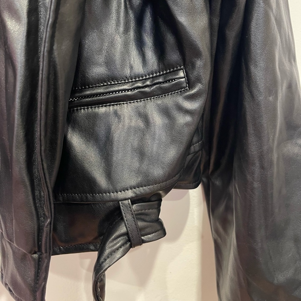 Leather Jacket - Picture 4 of 9